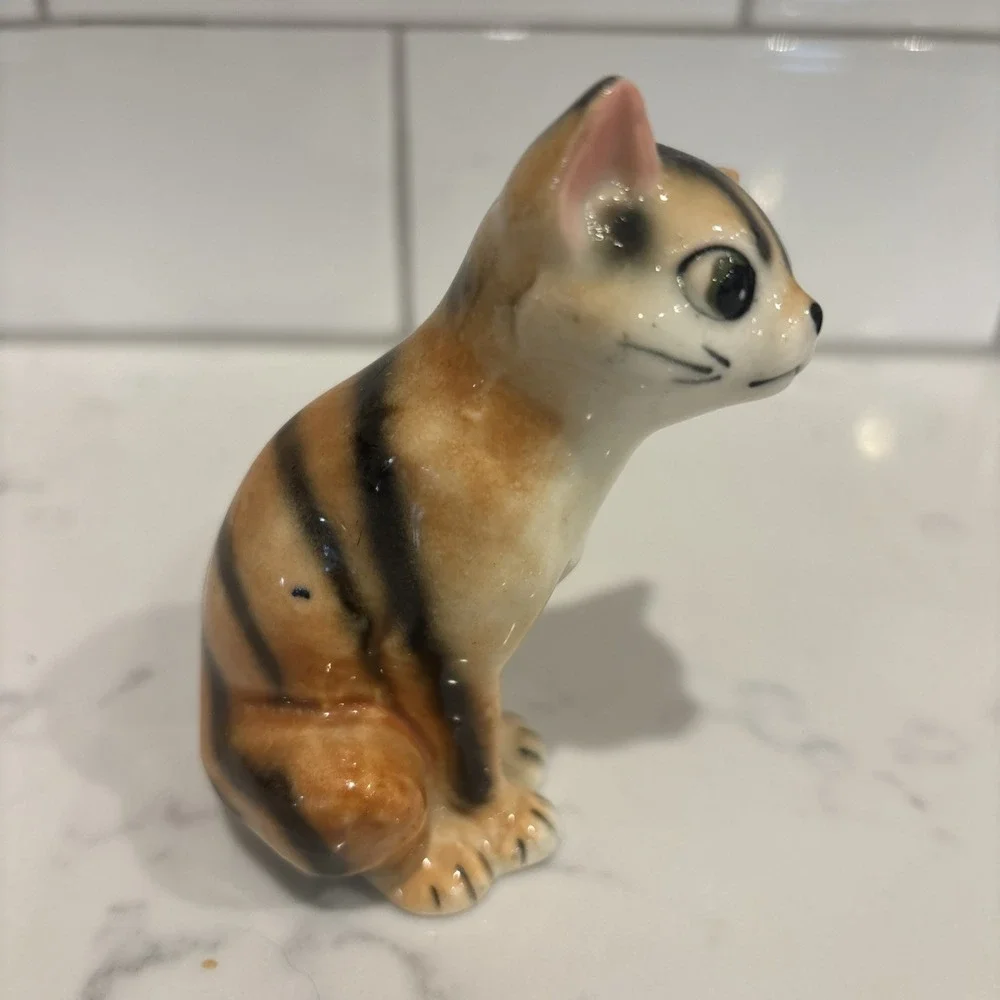 VTG Hand Painted Sitting Cat Figure Porcelain Orange Tiger Calico Tabby‎ Kitten